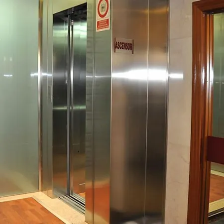 Ξενοδοχείο Reyes Catolicos *