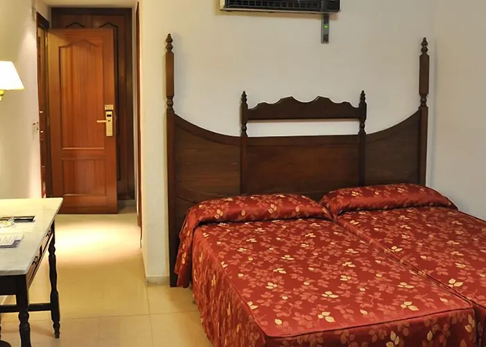 Hotel Reyes Catolicos *