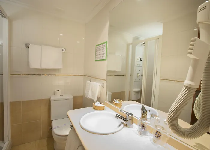 Hotel Reyes Catolicos *