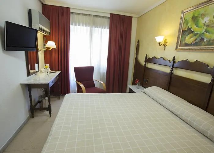 Reyes Catolicos Hotel